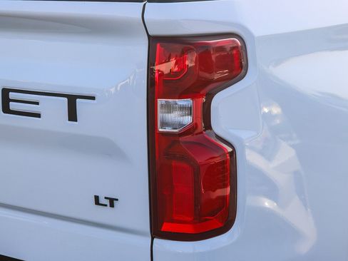 Used 2021 Chevrolet Silverado 1500 LT Trail Boss w/ Convenience Package II image 10