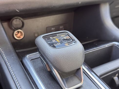 Used 2023 Nissan Pathfinder SL image 14