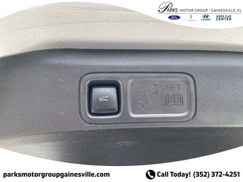 Certified 2024 Ford Expedition Limited image 17