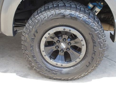 Used 2017 Ford F150 Raptor w/ Equipment Group 802A Luxury AWD/4WD image 8