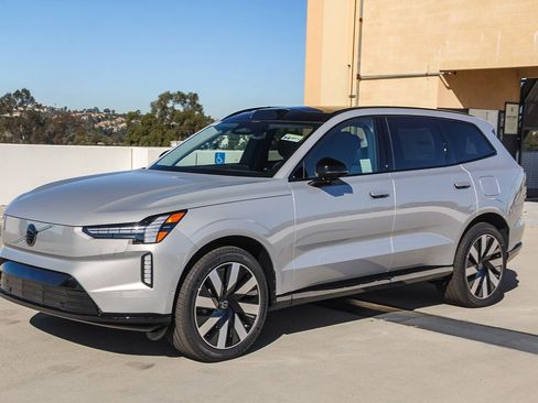 New 2025 Volvo EX90 Plus image 3