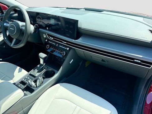 Certified 2025 Hyundai Sonata SE FWD image 27