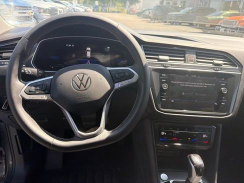 Used 2024 Volkswagen Tiguan SE AWD/4WD image 38