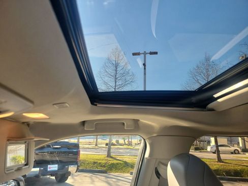 Certified 2023 Toyota Highlander XLE image 13