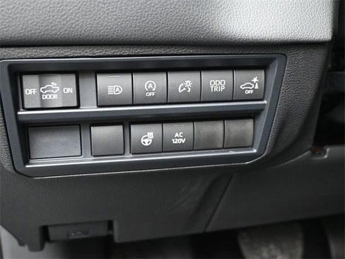 Used 2025 Toyota Tundra Limited image 20