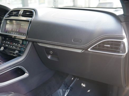 Used 2019 Jaguar F-PACE R-Sport image 83