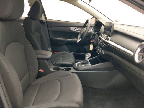 Used 2024 Kia Forte LXS w/ LXS Technology Package FWD image 21