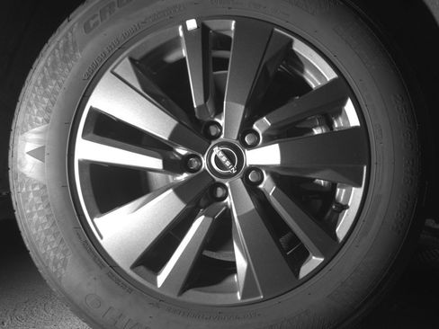 Used 2025 Nissan Pathfinder SV FWD image 13