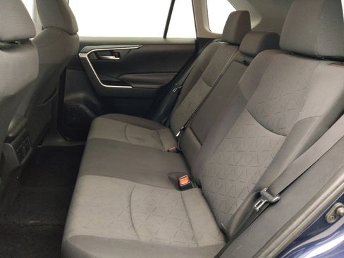 Used 2020 Toyota RAV4 XLE FWD image 18