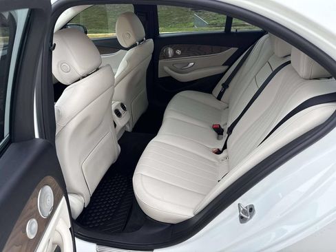 Used 2023 Mercedes-Benz E 350 4MATIC Sedan image 10