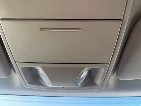 Used 2013 Dodge Grand Caravan SXT image 21