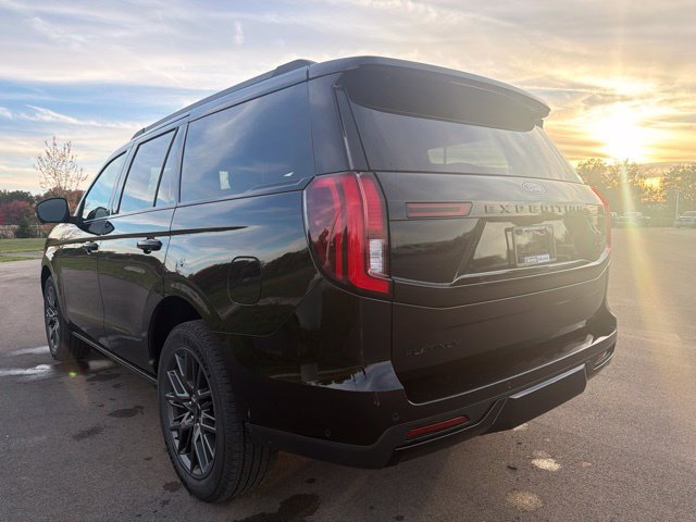 Used 2025 Ford Expedition Platinum w/ Stealth Performance Package AWD/4WD image 18