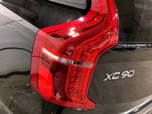 Certified 2024 Volvo XC90 T8 Ultimate w/ Protection Package Premier image 31