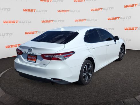 Used 2019 Toyota Camry LE FWD image 5
