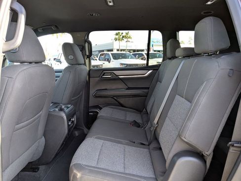 Used 2025 GMC Acadia Elevation image 15