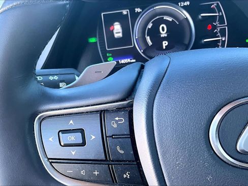 Used 2024 Lexus ES 300h w/ Premium Package image 24