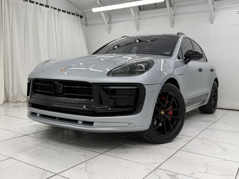 Certified 2024 Porsche Macan Turbo AWD/4WD image 8