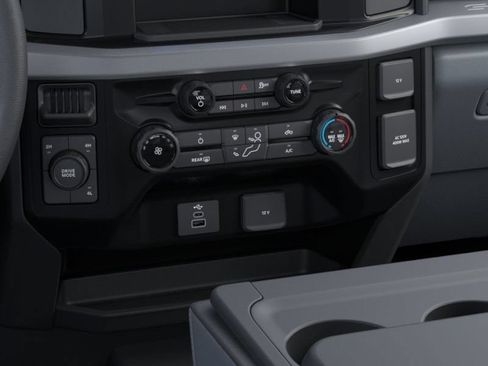New 2026 Ford F550 4x4 Crew Cab image 16
