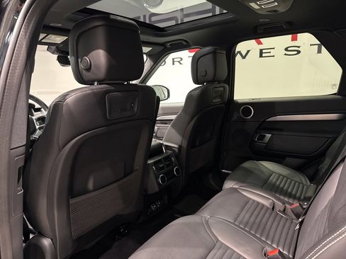 Used 2023 Land Rover Discovery S R-Dynamic image 31