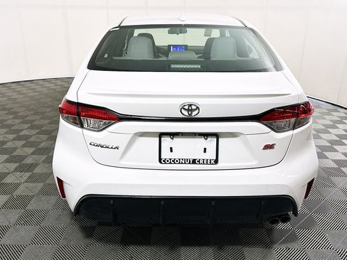 Used 2024 Toyota Corolla SE FWD image 4