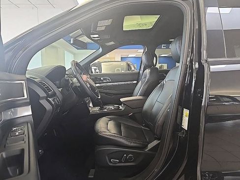 Used 2018 Ford Explorer Sport image 12