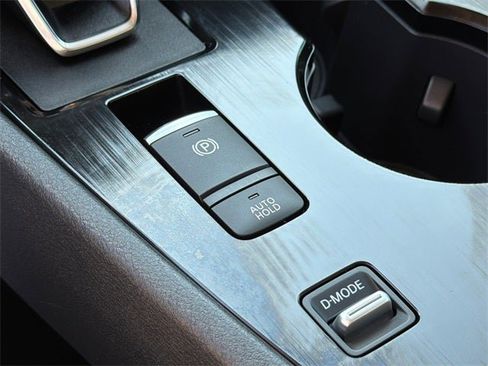 Certified 2024 Nissan Rogue SV image 29