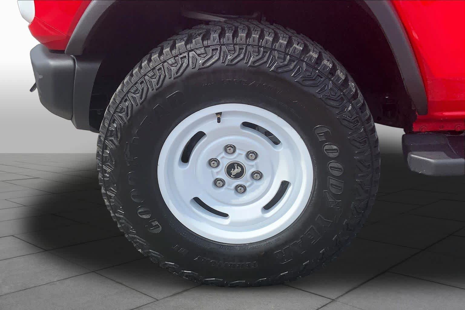 Certified 2024 Ford Bronco Heritage Edition AWD/4WD image 10