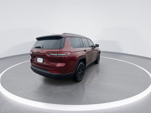 Used 2025 Jeep Grand Cherokee L Altitude image 8