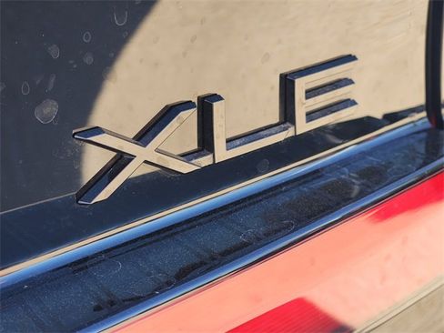 Used 2025 Toyota Prius XLE image 7