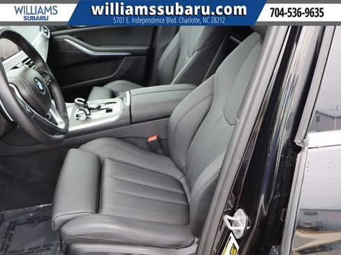 Used 2022 BMW X5 xDrive40i w/ Parking Assistance Package AWD/4WD image 18
