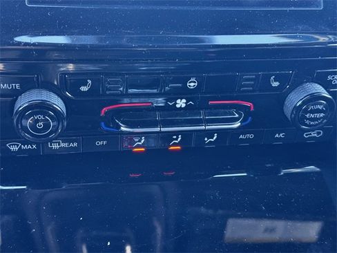 Certified 2024 Jeep Grand Cherokee L Laredo image 38