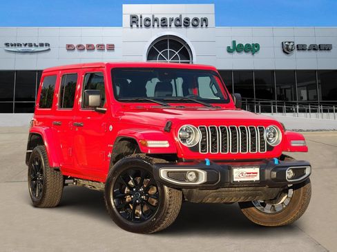 Used 2024 Jeep Wrangler Unlimited Sahara AWD/4WD image 1
