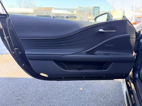 Used 2022 Lexus LC 500 Convertible w/ Touring Package image 13