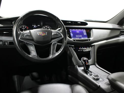 Certified 2023 Cadillac XT5 Luxury AWD/4WD image 2