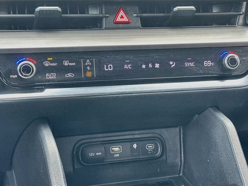 Certified 2023 Kia Sportage EX FWD image 16