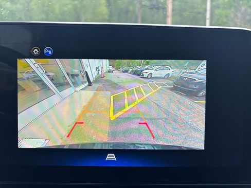 Used 2025 Chevrolet Equinox LT FWD image 24