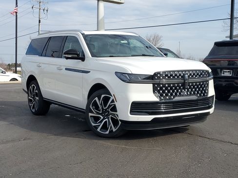 New 2026 Lincoln Navigator Black Label AWD/4WD image 1