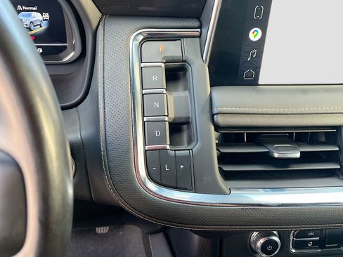 Used 2022 GMC Yukon AT4 w/ Technology Package AWD/4WD image 17