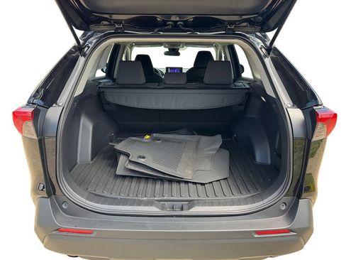 Certified 2025 Toyota RAV4 LE AWD/4WD image 19