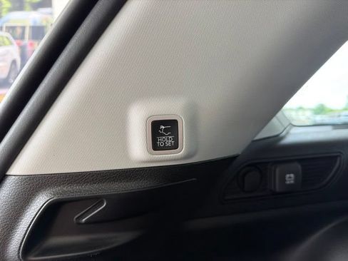 Used 2022 Jeep Grand Cherokee Limited AWD/4WD image 9