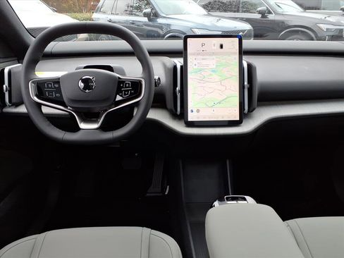 New 2025 Volvo EX30 Plus w/ Protection Package Premier image 12