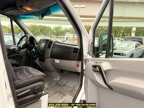 Used 2017 Mercedes-Benz Sprinter 2500 image 26