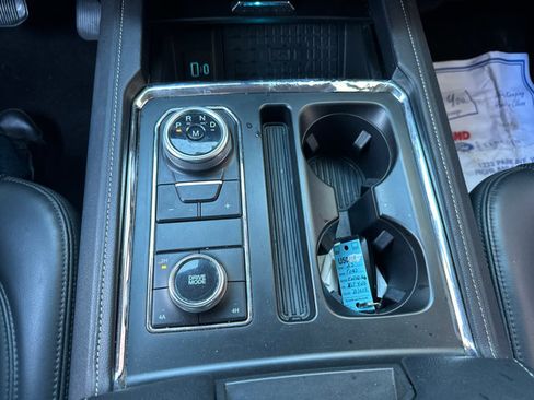 Used 2023 Ford Expedition Max XLT image 23