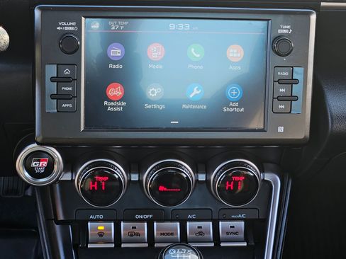 Used 2023 Toyota GR86 w/ ALL Weather Mat Package (TMS) image 19