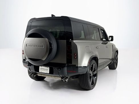 Used 2025 Land Rover Defender 110 X-Dynamic SE AWD/4WD image 5