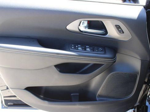 New 2027 Chrysler Pacifica Select w/ Family Tech Group FWD image 36
