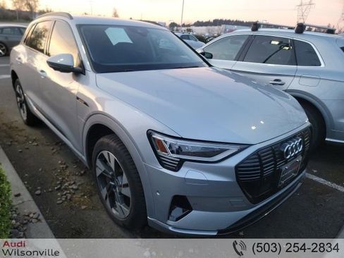 Used 2021 Audi e-tron Premium w/ Convenience Plus Package image 1