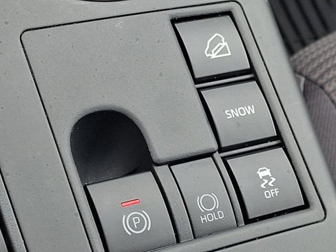 Certified 2025 Toyota Highlander LE AWD/4WD image 25