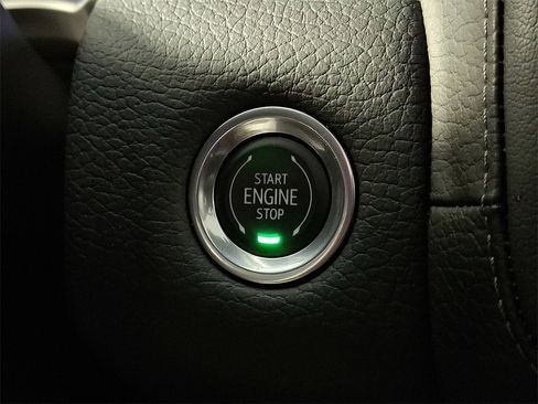 Used 2023 GMC Yukon Denali image 25