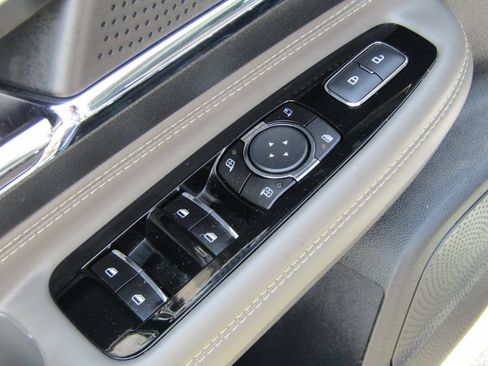 Used 2023 Lincoln Corsair AWD w/ Equipment Group 101A image 28
